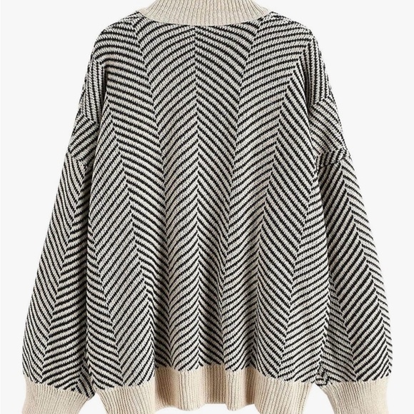 Zaful Black and Cream Chevron Oversized Cardigan. - Picture 2 of 4